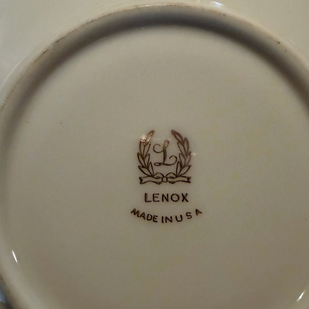 Lenox White Porcelain Dessert Saucers with Gold Trim - Set of 4 - Picture 3 of 3